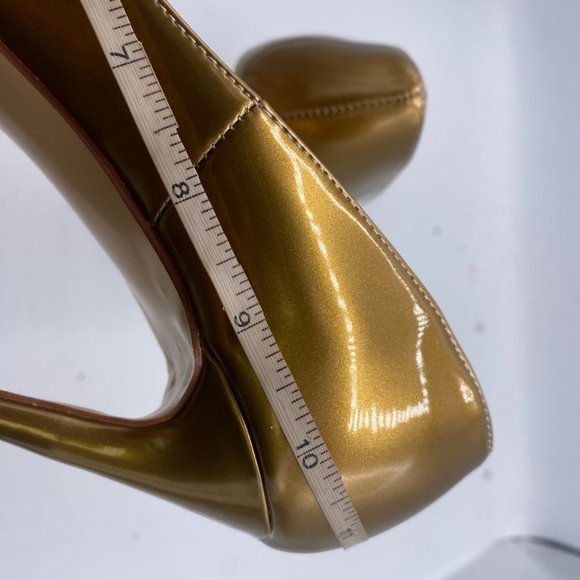 Elegant Gold Stiletto Heels - Picture 9 of 10